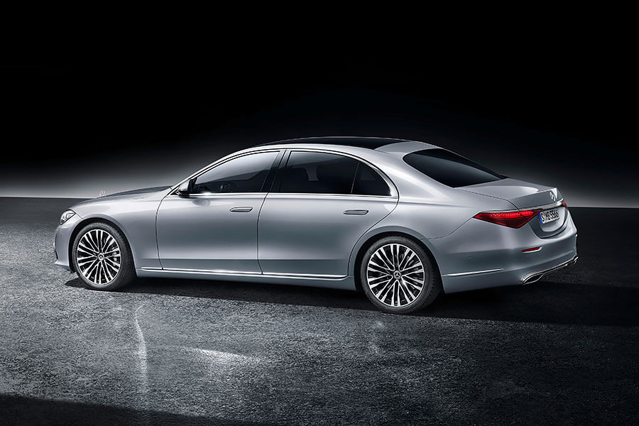 sclass-6 都說是科技旗艦了,所以外型當然不是改款重點。