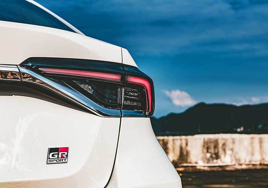 sportsedan-14 有人戲稱Sedan為砂彈(鋼砲的反義詞),不過這次我們著眼的點不在於說文解字,而是那位可以給你最高的樂趣指數……。