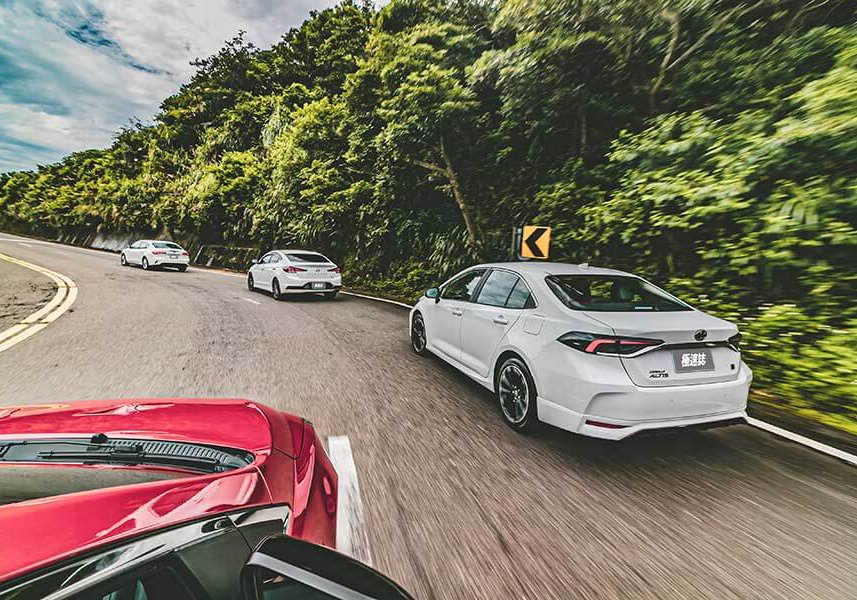 sportsedan-19 有人戲稱Sedan為砂彈(鋼砲的反義詞),不過這次我們著眼的點不在於說文解字,而是那位可以給你最高的樂趣指數……。