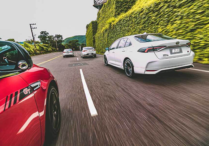 sportsedan-20 有人戲稱Sedan為砂彈(鋼砲的反義詞),不過這次我們著眼的點不在於說文解字,而是那位可以給你最高的樂趣指數……。