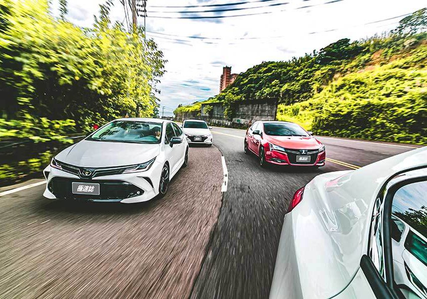 sportsedan-3 有人戲稱Sedan為砂彈(鋼砲的反義詞),不過這次我們著眼的點不在於說文解字,而是那位可以給你最高的樂趣指數……。