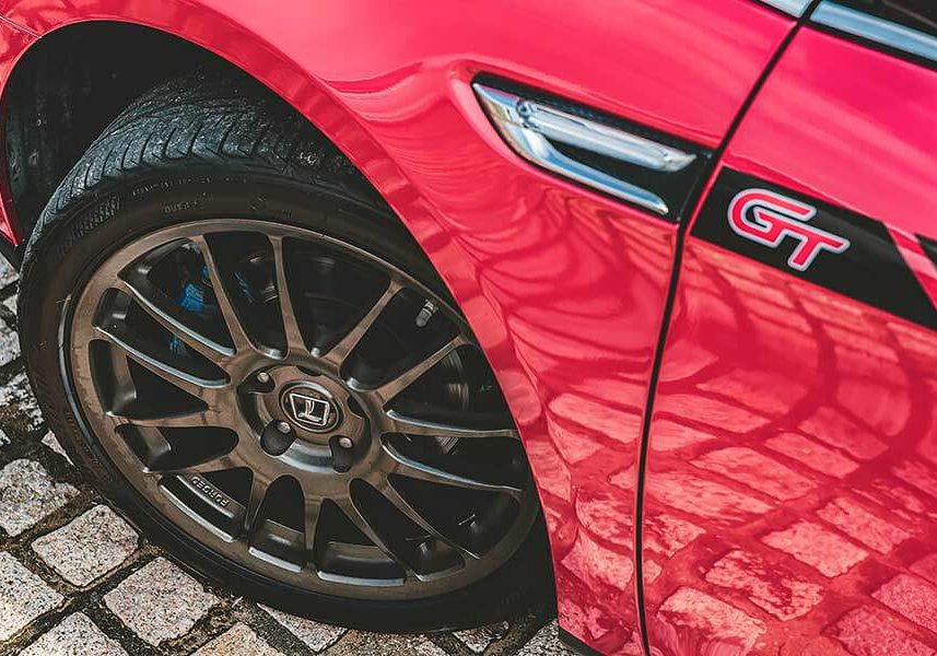 sportsedan-30 有人戲稱Sedan為砂彈(鋼砲的反義詞),不過這次我們著眼的點不在於說文解字,而是那位可以給你最高的樂趣指數……。