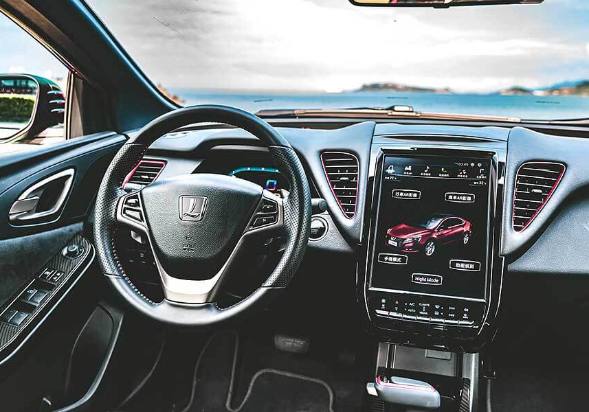 sportsedan-32 有人戲稱Sedan為砂彈(鋼砲的反義詞),不過這次我們著眼的點不在於說文解字,而是那位可以給你最高的樂趣指數……。