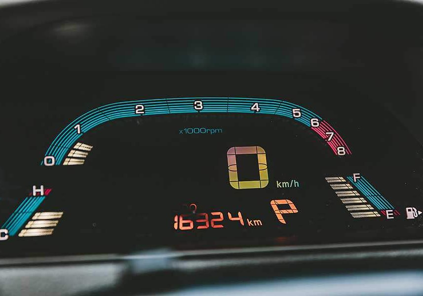 sportsedan-35 有人戲稱Sedan為砂彈(鋼砲的反義詞),不過這次我們著眼的點不在於說文解字,而是那位可以給你最高的樂趣指數……。