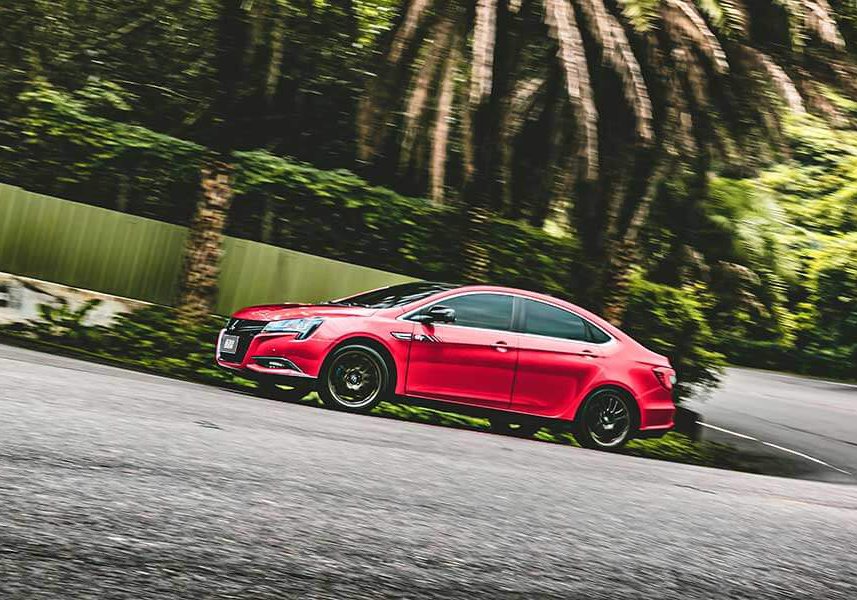 sportsedan-41 有人戲稱Sedan為砂彈(鋼砲的反義詞),不過這次我們著眼的點不在於說文解字,而是那位可以給你最高的樂趣指數……。