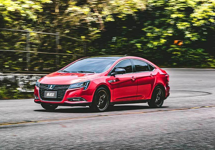 sportsedan-42 有人戲稱Sedan為砂彈(鋼砲的反義詞),不過這次我們著眼的點不在於說文解字,而是那位可以給你最高的樂趣指數……。