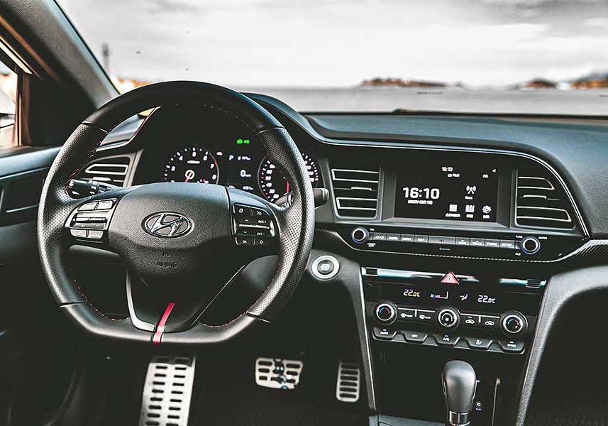 sportsedan-49 有人戲稱Sedan為砂彈(鋼砲的反義詞),不過這次我們著眼的點不在於說文解字,而是那位可以給你最高的樂趣指數……。