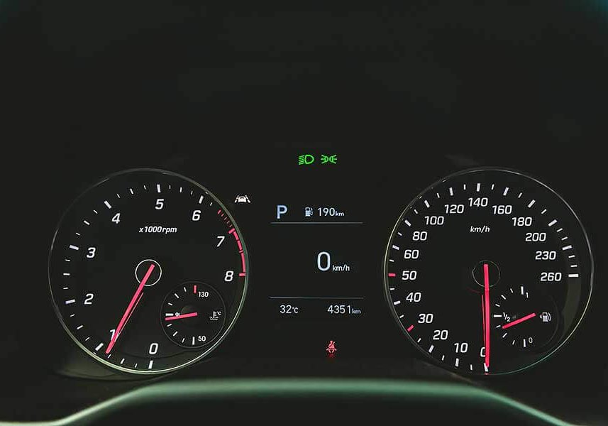 sportsedan-52 有人戲稱Sedan為砂彈(鋼砲的反義詞),不過這次我們著眼的點不在於說文解字,而是那位可以給你最高的樂趣指數……。