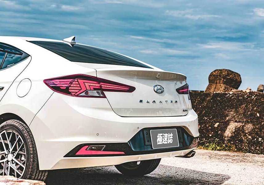 sportsedan-59 有人戲稱Sedan為砂彈(鋼砲的反義詞),不過這次我們著眼的點不在於說文解字,而是那位可以給你最高的樂趣指數……。