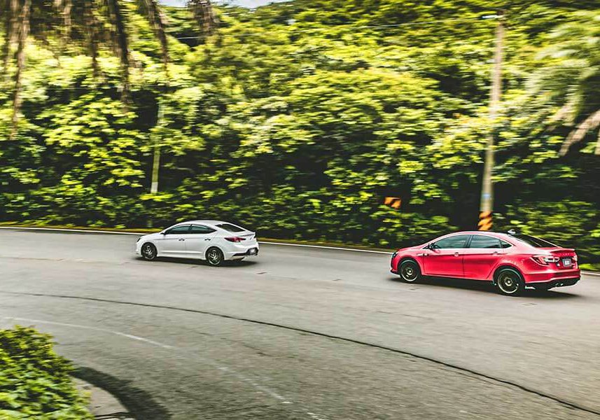 sportsedan-63 有人戲稱Sedan為砂彈(鋼砲的反義詞),不過這次我們著眼的點不在於說文解字,而是那位可以給你最高的樂趣指數……。