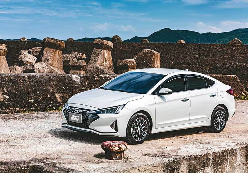 sportsedan-65 有人戲稱Sedan為砂彈(鋼砲的反義詞),不過這次我們著眼的點不在於說文解字,而是那位可以給你最高的樂趣指數……。