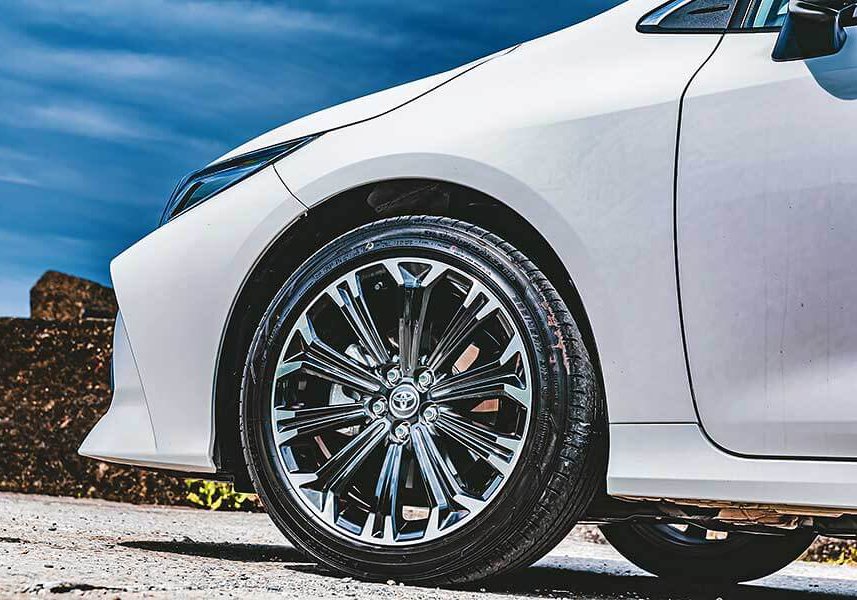 sportsedan-7 有人戲稱Sedan為砂彈(鋼砲的反義詞),不過這次我們著眼的點不在於說文解字,而是那位可以給你最高的樂趣指數……。