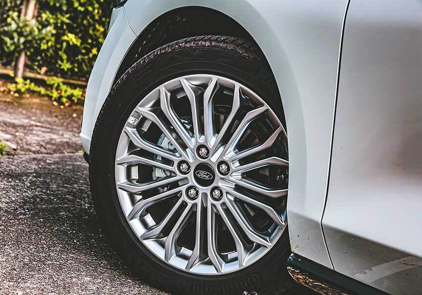 sportsedan-71 有人戲稱Sedan為砂彈(鋼砲的反義詞),不過這次我們著眼的點不在於說文解字,而是那位可以給你最高的樂趣指數……。