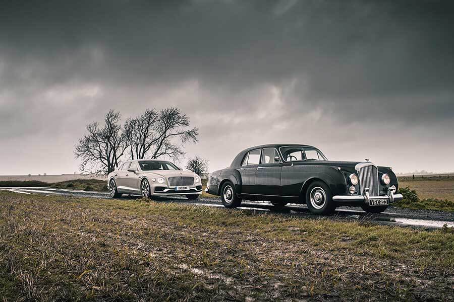 在賓利新舊兩代豪華大駁船上消磨一些品質時光。