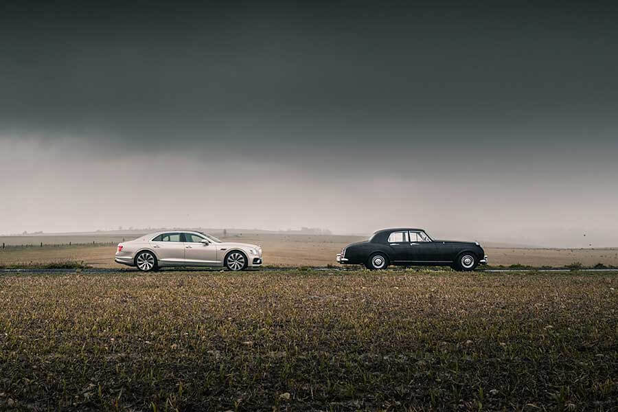 在賓利新舊兩代豪華大駁船上消磨一些品質時光。