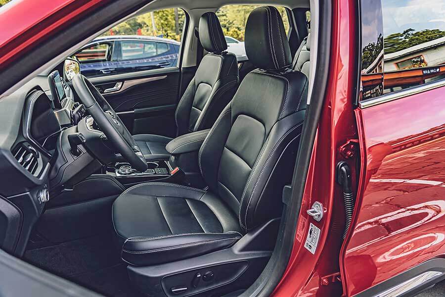 dailypower-16 潛力很玄妙,例如在菜市場抱著兩個孫子還可以伸手掏錢拿菜同時多討兩把蔥一包蒜,一轉頭再跟隔壁鄰居吵架當閒聊的祖父母,平凡卻身懷絕技。