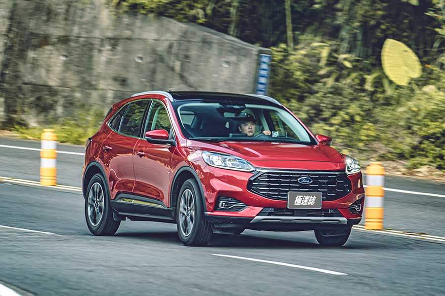 dailypower-21 潛力很玄妙,例如在菜市場抱著兩個孫子還可以伸手掏錢拿菜同時多討兩把蔥一包蒜,一轉頭再跟隔壁鄰居吵架當閒聊的祖父母,平凡卻身懷絕技。