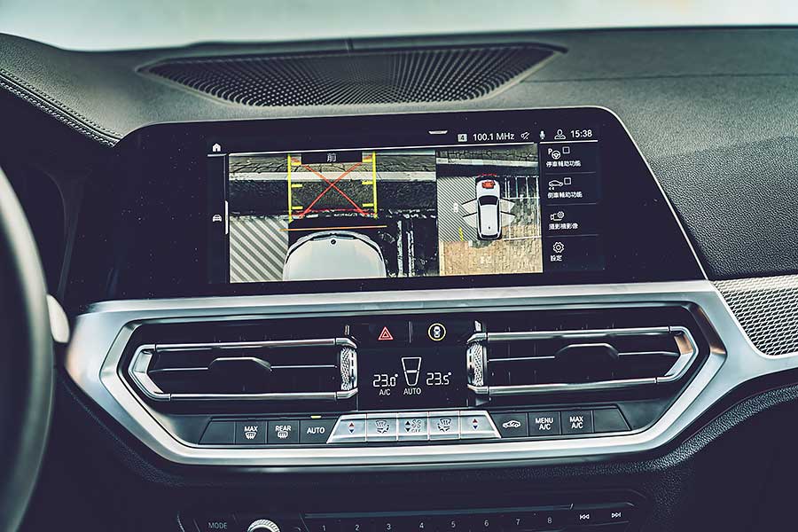 dailypower-26 潛力很玄妙,例如在菜市場抱著兩個孫子還可以伸手掏錢拿菜同時多討兩把蔥一包蒜,一轉頭再跟隔壁鄰居吵架當閒聊的祖父母,平凡卻身懷絕技。