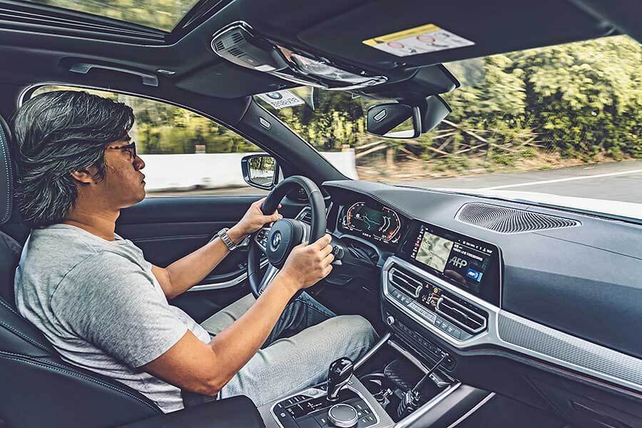 dailypower-32 潛力很玄妙,例如在菜市場抱著兩個孫子還可以伸手掏錢拿菜同時多討兩把蔥一包蒜,一轉頭再跟隔壁鄰居吵架當閒聊的祖父母,平凡卻身懷絕技。