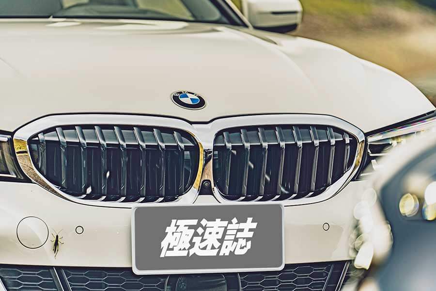 dailypower-34 潛力很玄妙,例如在菜市場抱著兩個孫子還可以伸手掏錢拿菜同時多討兩把蔥一包蒜,一轉頭再跟隔壁鄰居吵架當閒聊的祖父母,平凡卻身懷絕技。