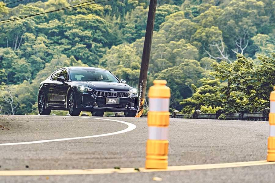 dailypower-68 潛力很玄妙,例如在菜市場抱著兩個孫子還可以伸手掏錢拿菜同時多討兩把蔥一包蒜,一轉頭再跟隔壁鄰居吵架當閒聊的祖父母,平凡卻身懷絕技。