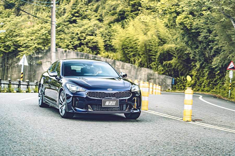 dailypower-72 潛力很玄妙,例如在菜市場抱著兩個孫子還可以伸手掏錢拿菜同時多討兩把蔥一包蒜,一轉頭再跟隔壁鄰居吵架當閒聊的祖父母,平凡卻身懷絕技。