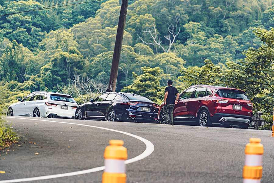 dailypower-81 潛力很玄妙,例如在菜市場抱著兩個孫子還可以伸手掏錢拿菜同時多討兩把蔥一包蒜,一轉頭再跟隔壁鄰居吵架當閒聊的祖父母,平凡卻身懷絕技。