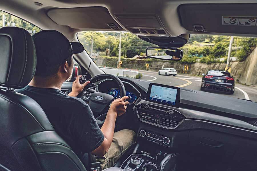 dailypower-83 潛力很玄妙,例如在菜市場抱著兩個孫子還可以伸手掏錢拿菜同時多討兩把蔥一包蒜,一轉頭再跟隔壁鄰居吵架當閒聊的祖父母,平凡卻身懷絕技。