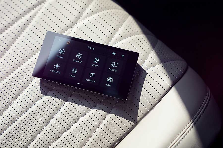 flyingspurv8-15 大老闆剛換新車,司機的臉馬上就綠了。