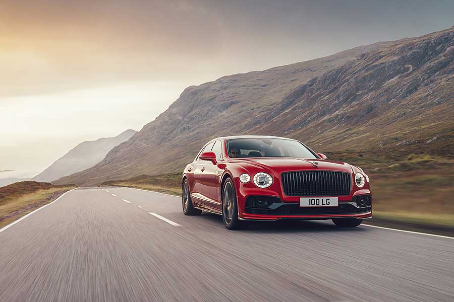 大老闆剛換新車,司機的臉馬上就綠了。