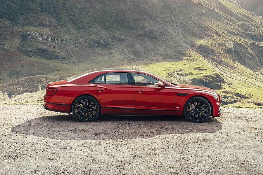 flyingspurv8-2 大老闆剛換新車,司機的臉馬上就綠了。