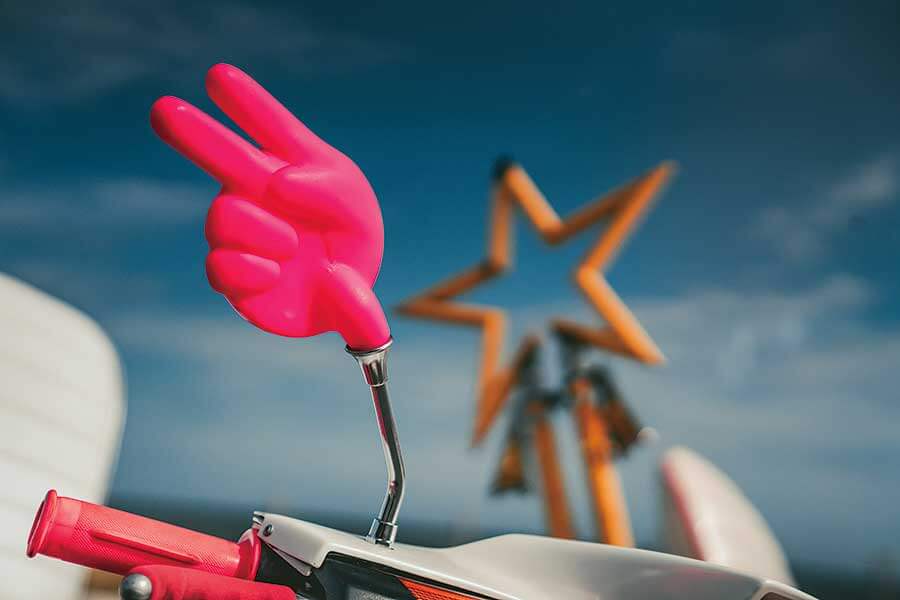 速可達,又稱小綿羊。一款青春期學習駕照持有人、暴走快遞司機以及人到中年還留著時髦髮型男士必選的戰車。