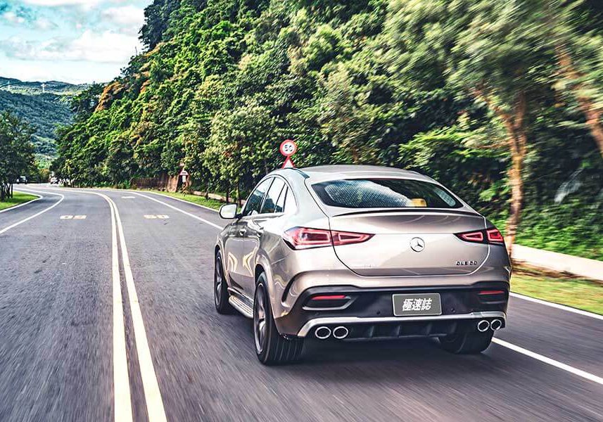 gle53coupe-37 當饅頭改以婀娜多姿的型態呈現,那就是花捲。
