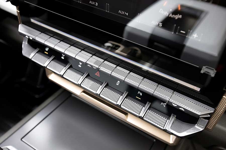 hummerev-9 消聲匿跡了整整十年,重新歸來的悍馬更時尚、更安靜,也更加強大。