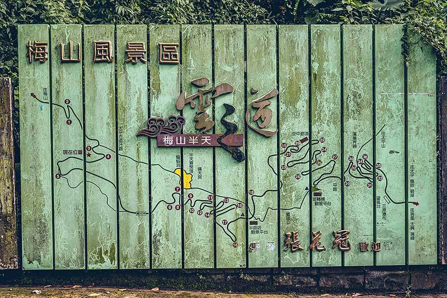 環島不難，隨便找部車都行，但要能環的開心，每個時刻都盡興、流連忘返，若有三種性格迴然不同的車可以沿路替換，那就完美了……。