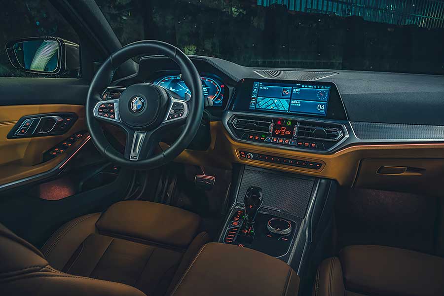 環島不難，隨便找部車都行，但要能環的開心，每個時刻都盡興、流連忘返，若有三種性格迴然不同的車可以沿路替換，那就完美了……。