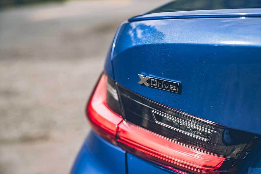 環島不難，隨便找部車都行，但要能環的開心，每個時刻都盡興、流連忘返，若有三種性格迴然不同的車可以沿路替換，那就完美了……。