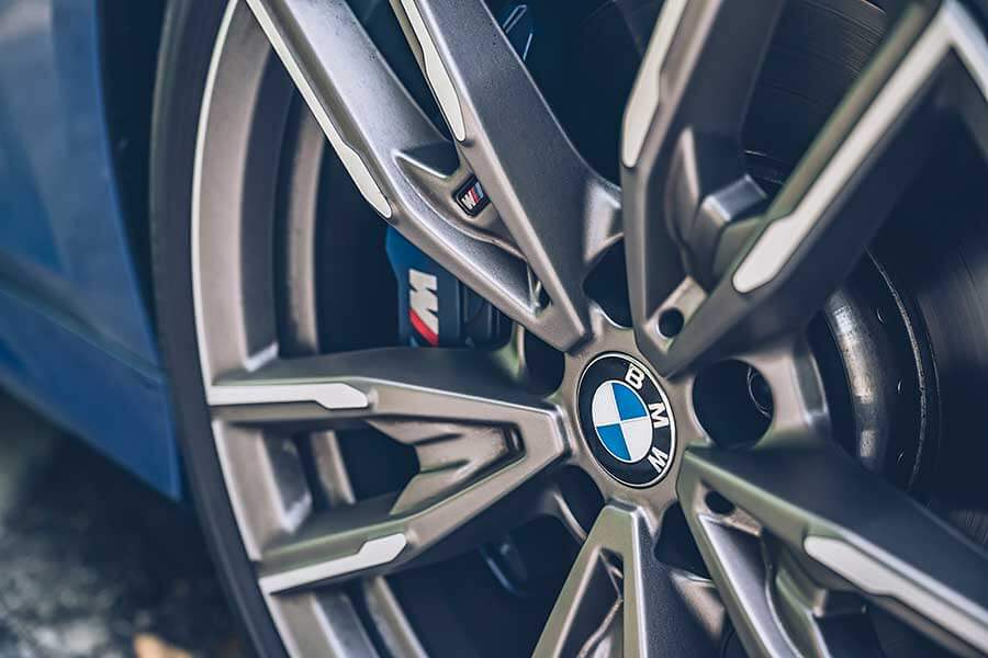 環島不難，隨便找部車都行，但要能環的開心，每個時刻都盡興、流連忘返，若有三種性格迴然不同的車可以沿路替換，那就完美了……。