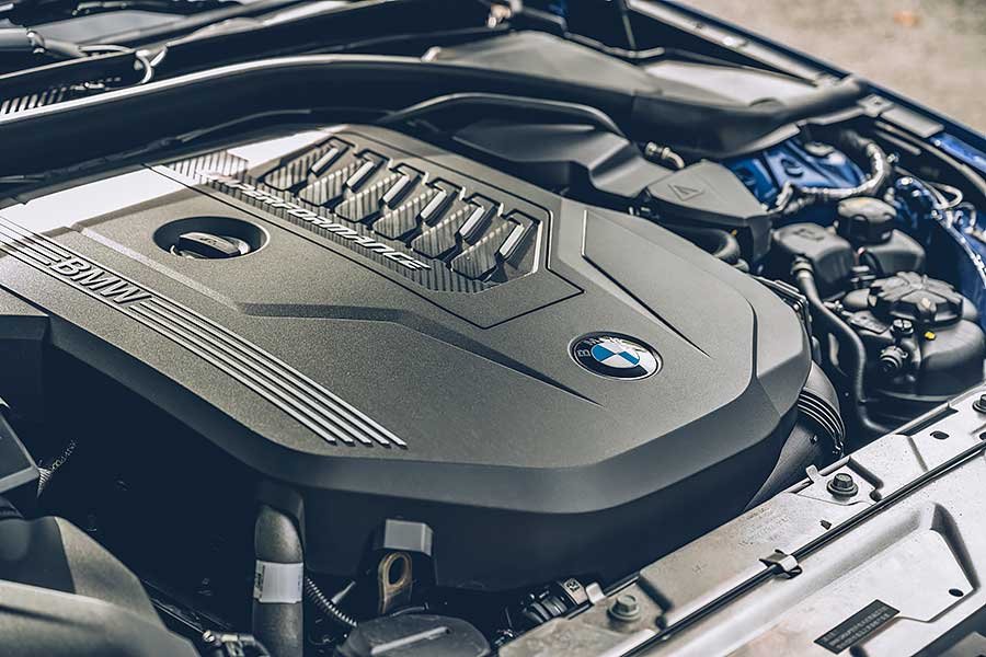 環島不難，隨便找部車都行，但要能環的開心，每個時刻都盡興、流連忘返，若有三種性格迴然不同的車可以沿路替換，那就完美了……。