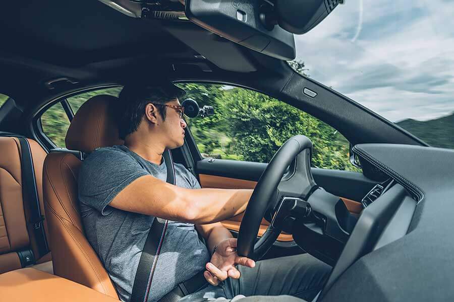 環島不難，隨便找部車都行，但要能環的開心，每個時刻都盡興、流連忘返，若有三種性格迴然不同的車可以沿路替換，那就完美了……。