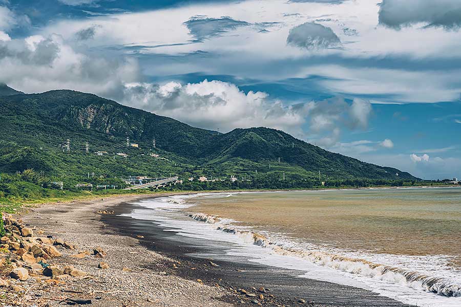 環島不難,隨便找部車都行,但要能環的開心,每個時刻都盡興、流連忘返,若有三種性格迴然不同的車可以沿路替換,那就完美了……。