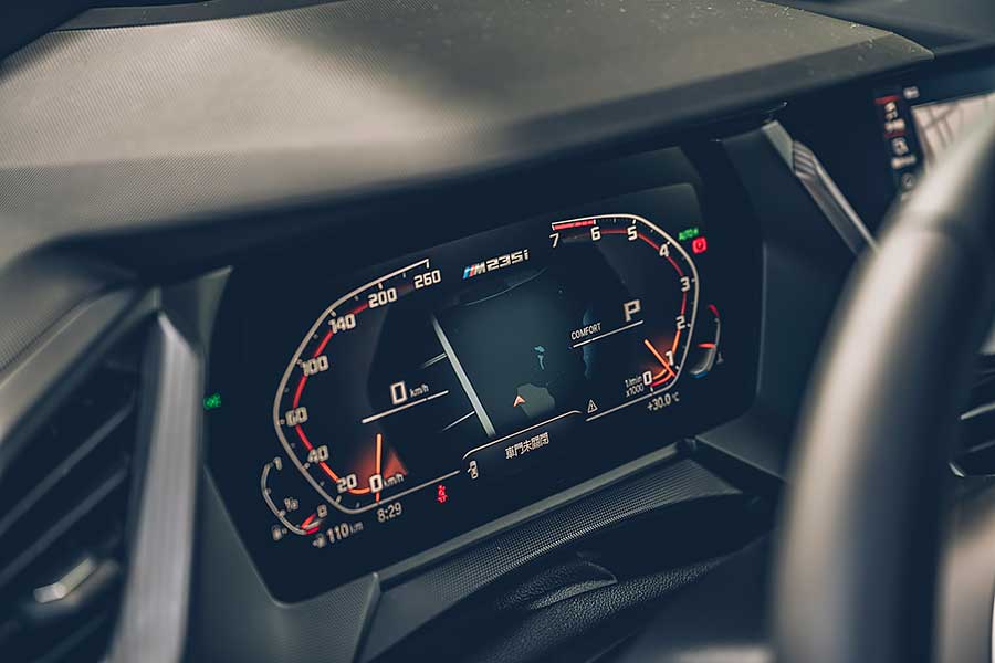 mperformance2-17 環島不難,隨便找部車都行,但要能環的開心,每個時刻都盡興、流連忘返,若有三種性格迴然不同的車可以沿路替換,那就完美了……。