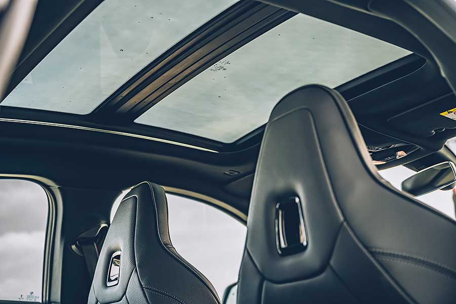 mperformance2-18 環島不難,隨便找部車都行,但要能環的開心,每個時刻都盡興、流連忘返,若有三種性格迴然不同的車可以沿路替換,那就完美了……。