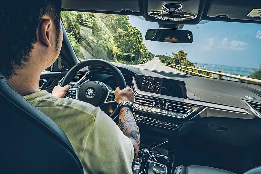 環島不難,隨便找部車都行,但要能環的開心,每個時刻都盡興、流連忘返,若有三種性格迴然不同的車可以沿路替換,那就完美了……。