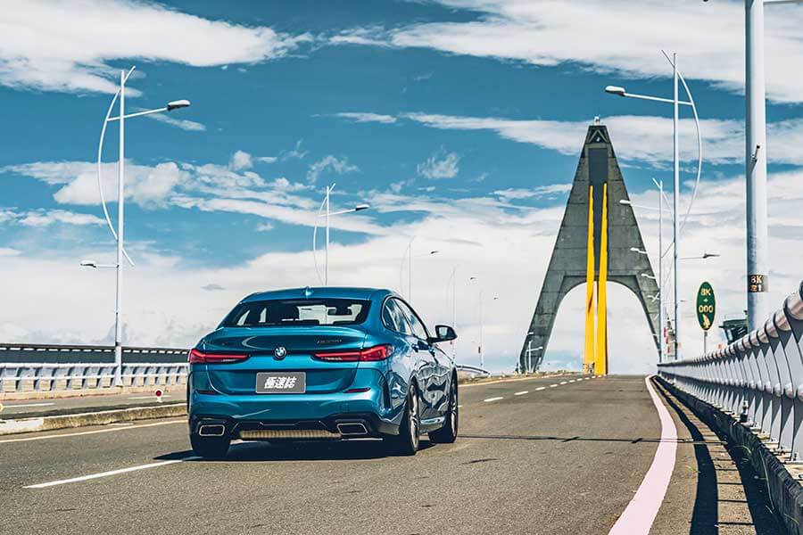 環島不難,隨便找部車都行,但要能環的開心,每個時刻都盡興、流連忘返,若有三種性格迴然不同的車可以沿路替換,那就完美了……。