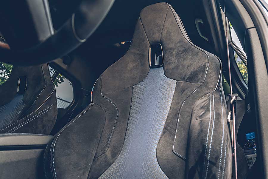 mperformance3-13 環島不難,隨便找部車都行,但要能環的開心,每個時刻都盡興、流連忘返,若有三種性格迴然不同的車可以沿路替換,那就完美了……。