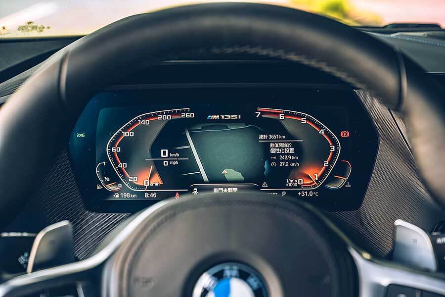 mperformance3-14 環島不難,隨便找部車都行,但要能環的開心,每個時刻都盡興、流連忘返,若有三種性格迴然不同的車可以沿路替換,那就完美了……。