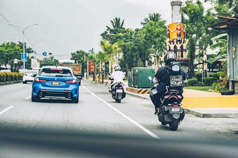 環島不難,隨便找部車都行,但要能環的開心,每個時刻都盡興、流連忘返,若有三種性格迴然不同的車可以沿路替換,那就完美了……。