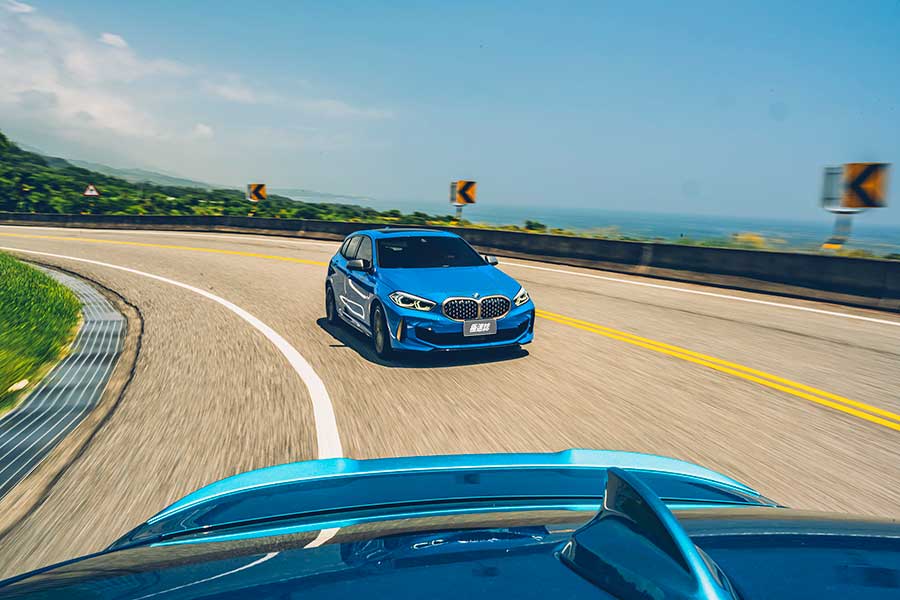 mperformance3-28 環島不難,隨便找部車都行,但要能環的開心,每個時刻都盡興、流連忘返,若有三種性格迴然不同的車可以沿路替換,那就完美了……。