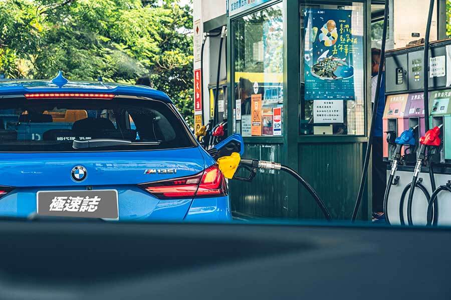 mperformance3-4 環島不難,隨便找部車都行,但要能環的開心,每個時刻都盡興、流連忘返,若有三種性格迴然不同的車可以沿路替換,那就完美了……。